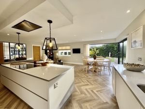 Photo 19- click for photo gallery